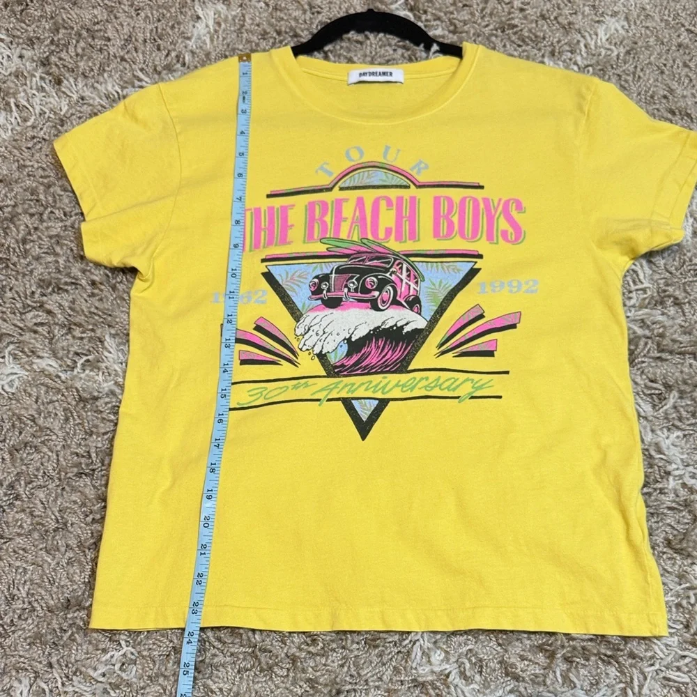 DayDreamer Yellow Graphic Beach Boys Tour T-Shirt size Small